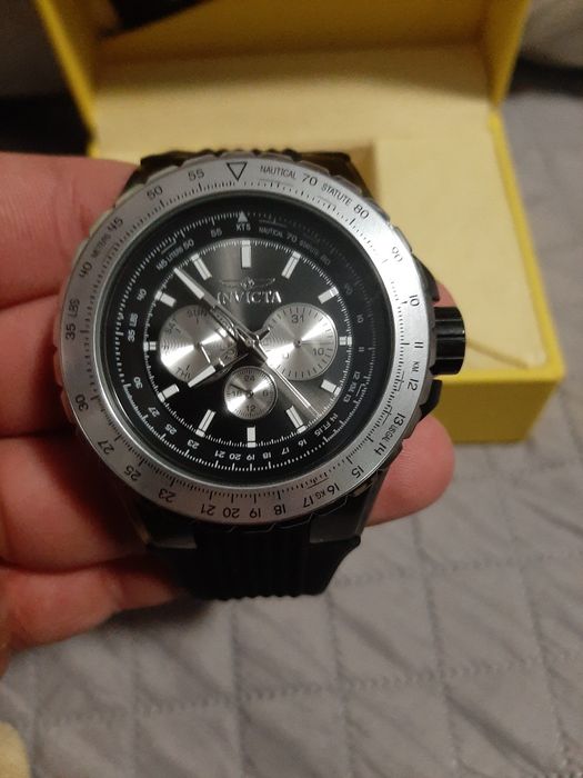Часовник Invicta aviator