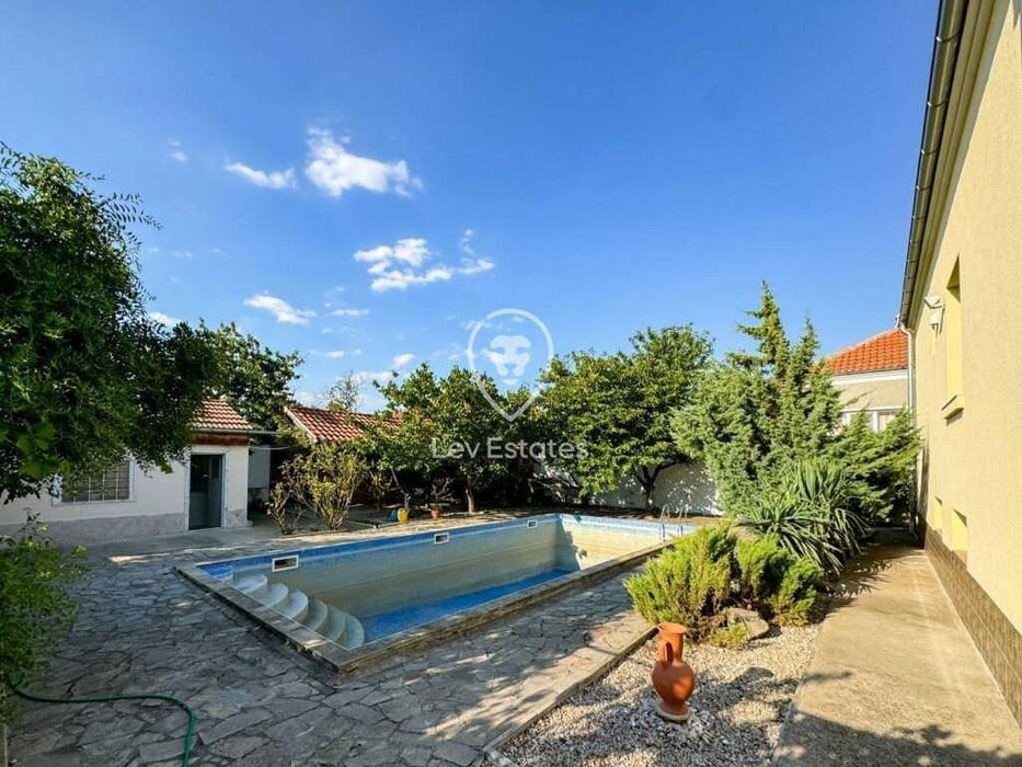 Продава се Къща в Камено - 188 кв.м за 1064 €/кв.м - Снимка #5