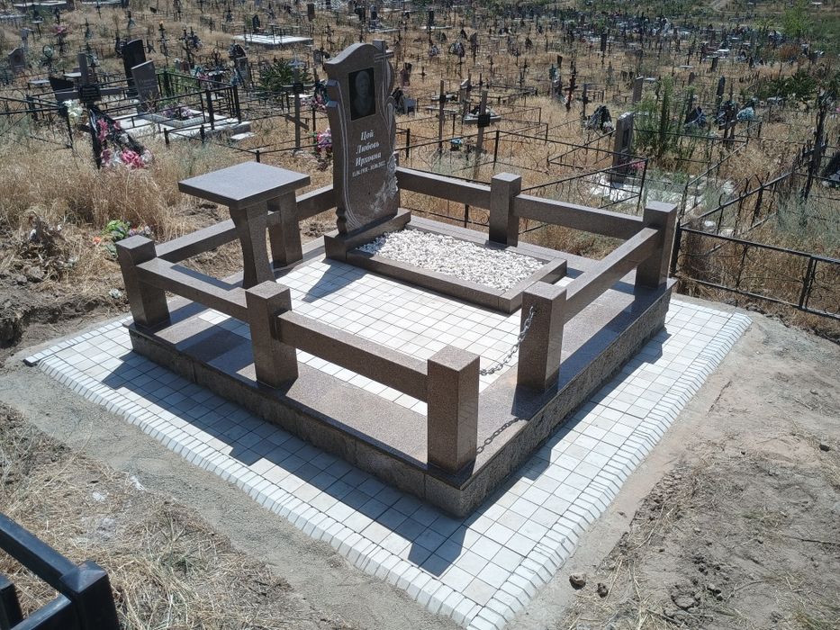 Памятники. Благоустройстово могил.оградки