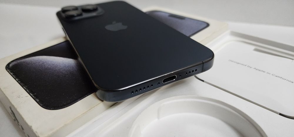 Iphone 15 Pro Max J/A  256GB Kar Dak bor Batareka 77%