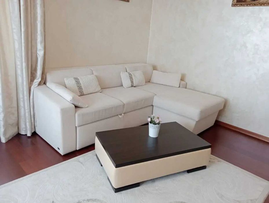 Дава се под наем Двустаен апартамент в София, Център - 55 кв.м за 382.5 € - Снимка #1