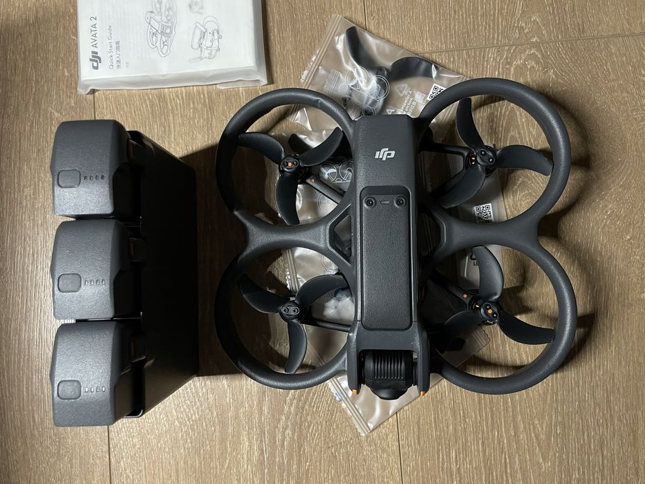 Drona dji avata 2 fly more combo