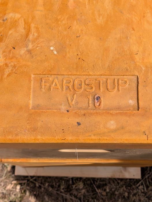 Vând 20 stupi de albine