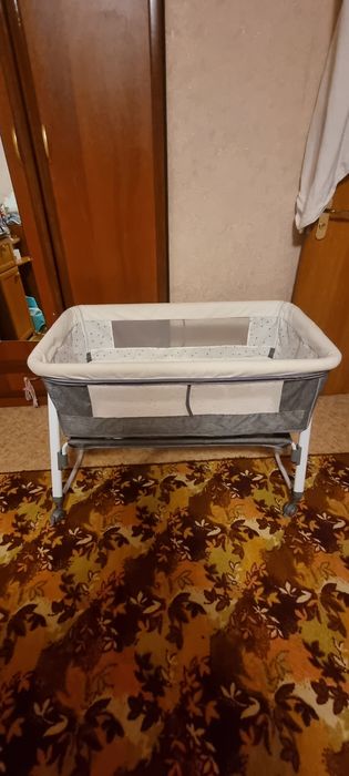 Детская манеж с маятником