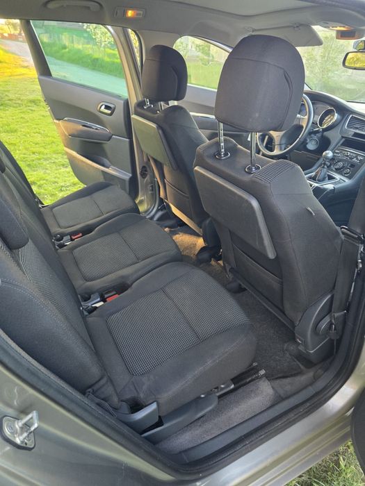 Vând Peugeot 5008 – 7 locuri – 1.6 Turbo Benzină – 160 CP