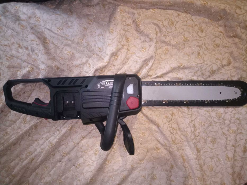 Акумулаторна  Резачка за дърва  Парксайд с батерии