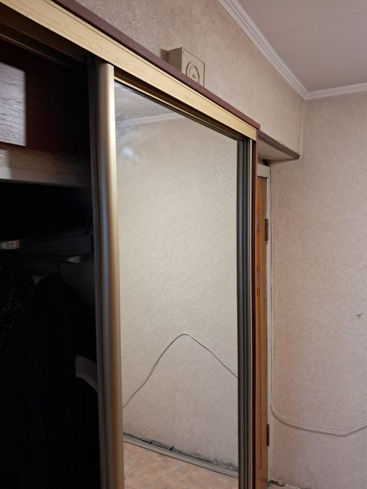 Продам двери, зеркало