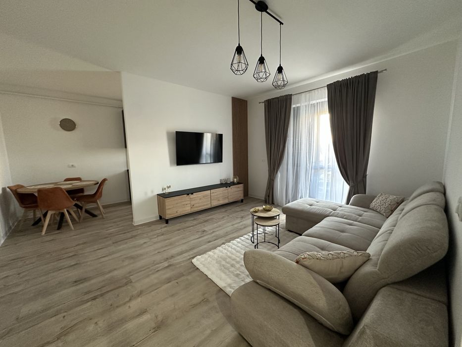 Inchiriez apartament 2camere in spate la ESSO Giroc