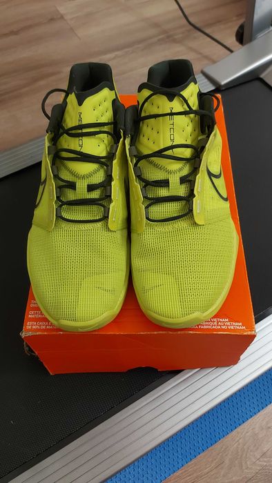 Маратонки NIKE чисто нови