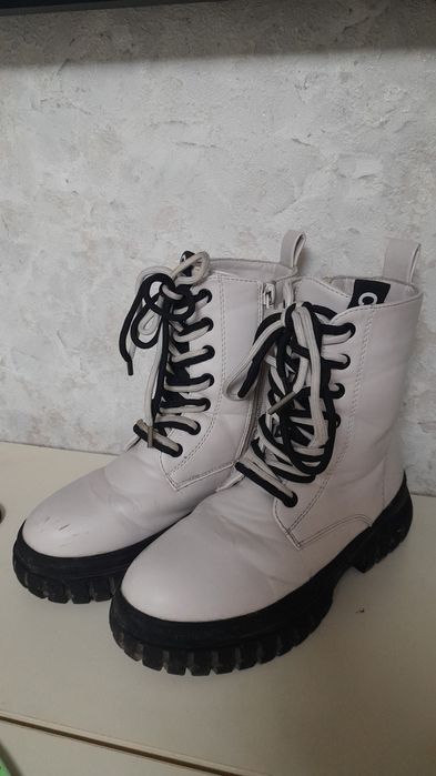 Продам зимнюю обувь