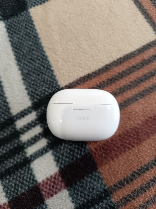 Продам наушники Redmi Buds 4 Pro