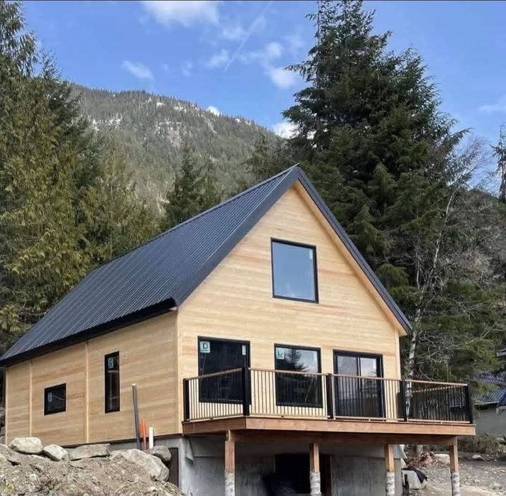 Vând cabane din lemn