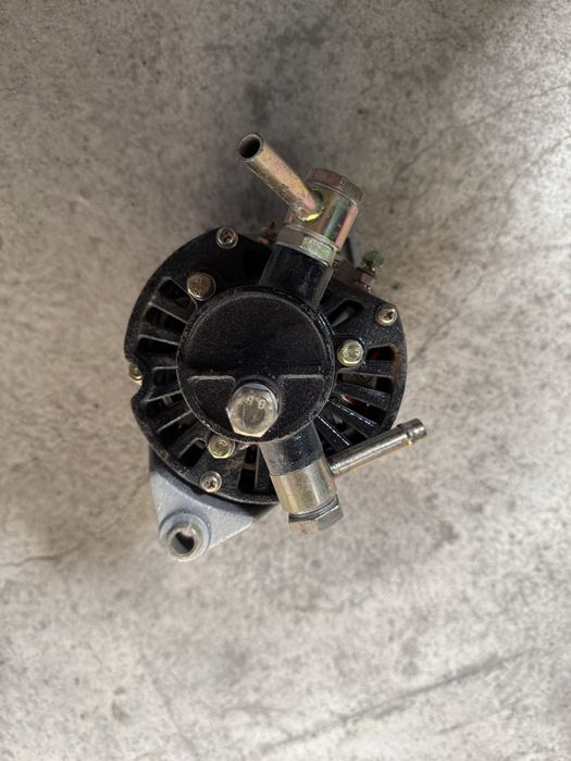 Продам генератор с встроеным ваккумный насосом