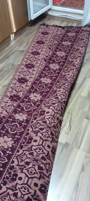 Ръчно тъкан килим