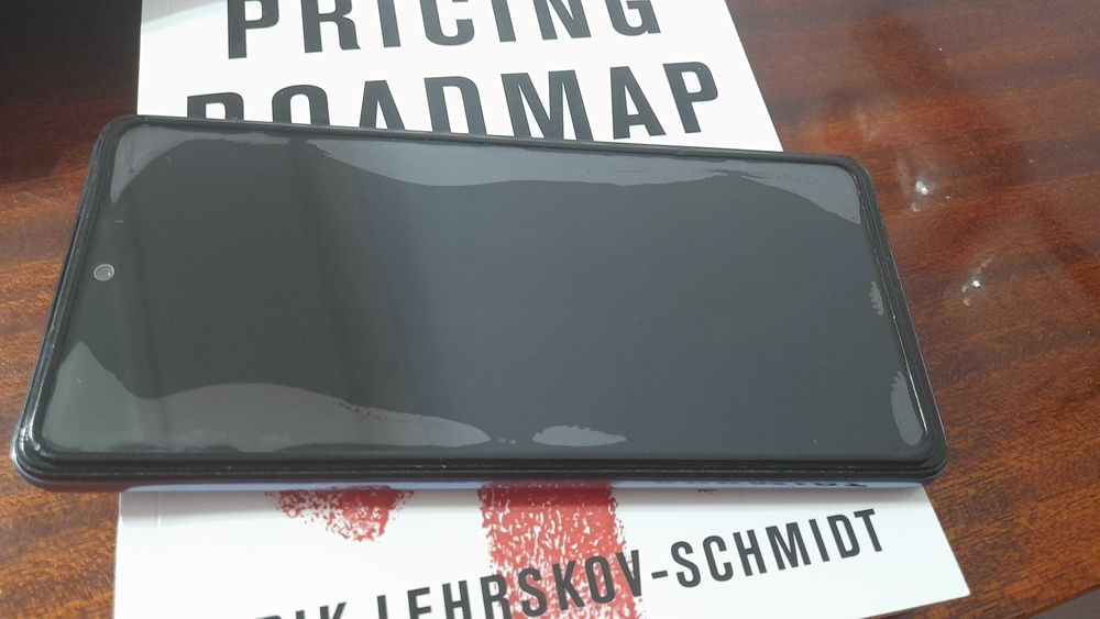 Продаётся Самсунг А 52 в идеальном состоянии.Имеется кoробка.