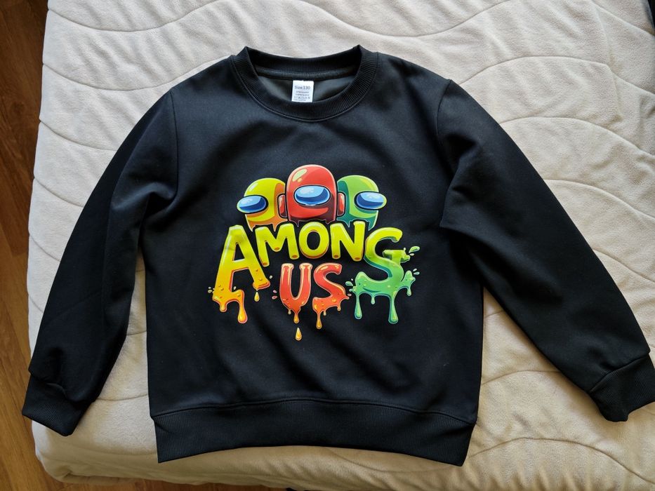 Нова блуза Among us