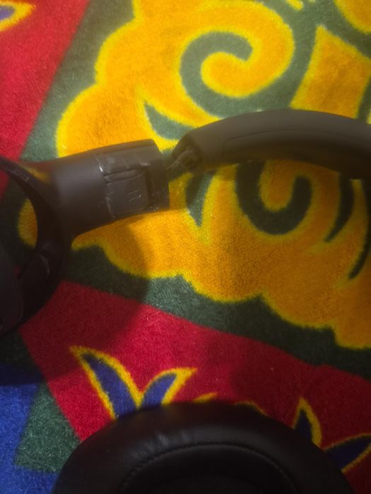 Продам JBL 720 с сломанным ушком