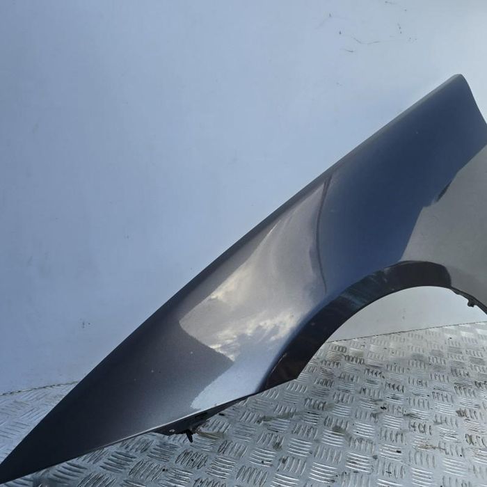 Aripa fata stanga BMW Seria 3 E90