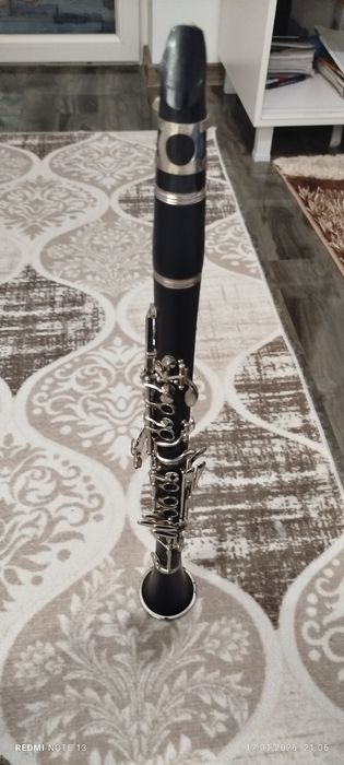 Clarinet foarte bun preț negociabil schimb doar la alegerea mea