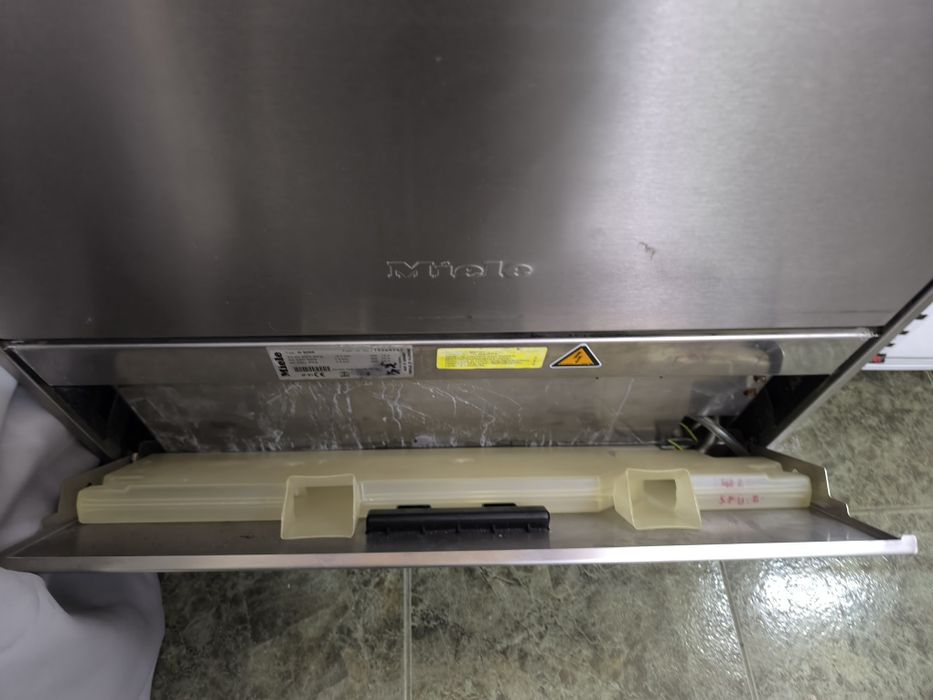 Професйонална Съдомиялна Miele G 8066