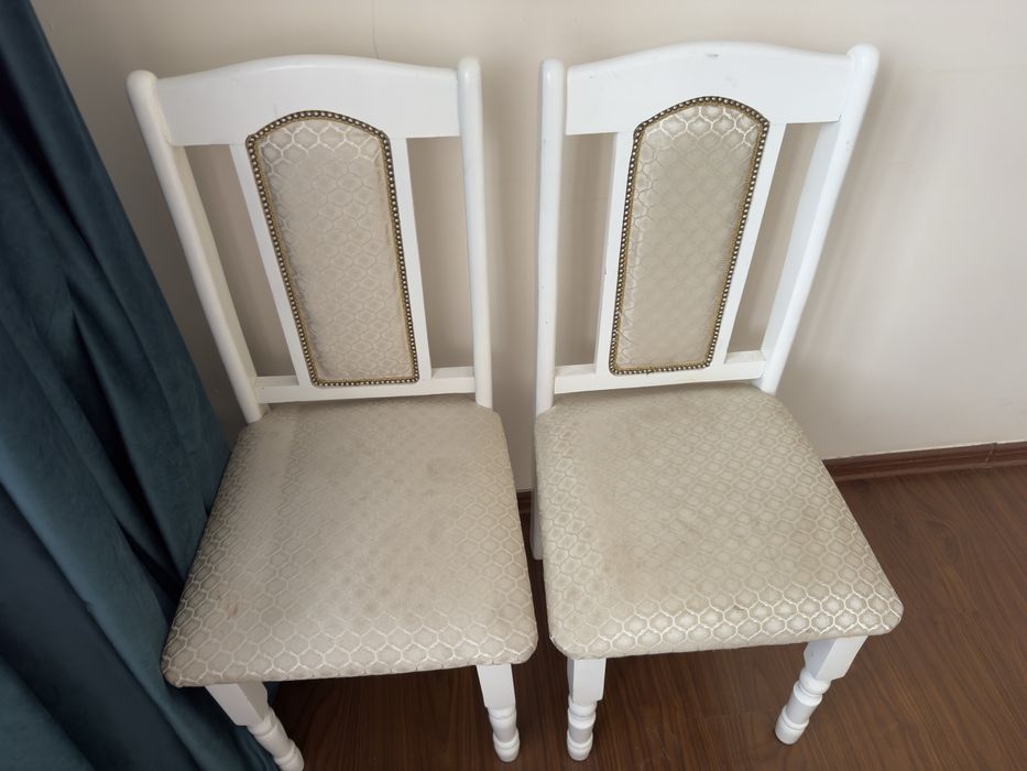 Продам стол +2стулья