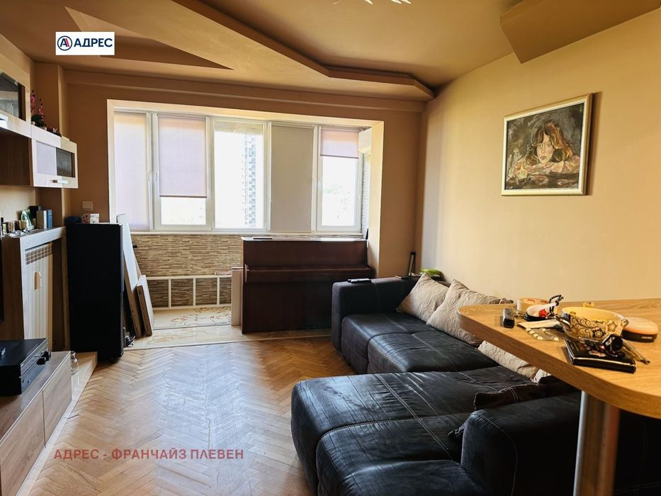 Продава се Тристаен апартамент в Плевен, Сторгозия - 74 кв.м за 1622 €/кв.м - Снимка #1