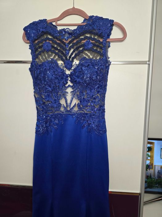 Рокля за абитуринтски бал