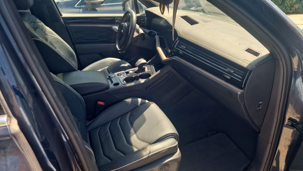 volkswagen touareg 2023 avariat