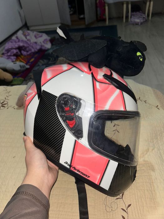 В продаже два шлема