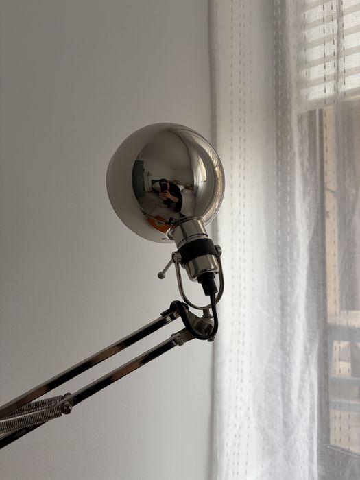 Lampă metalică de birou