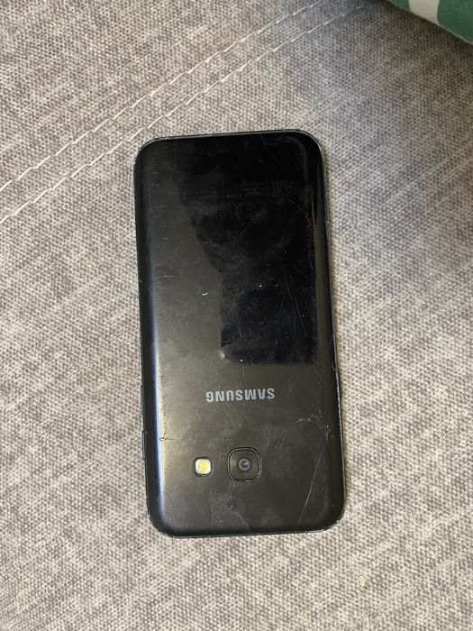 Продам Самсунг а3
