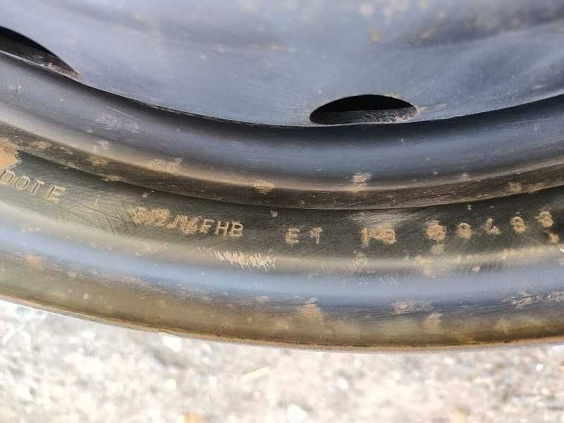 Продам оригинальные металлические диски на Пежо