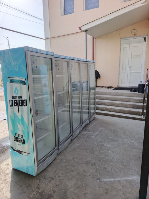 Витрина холодильник