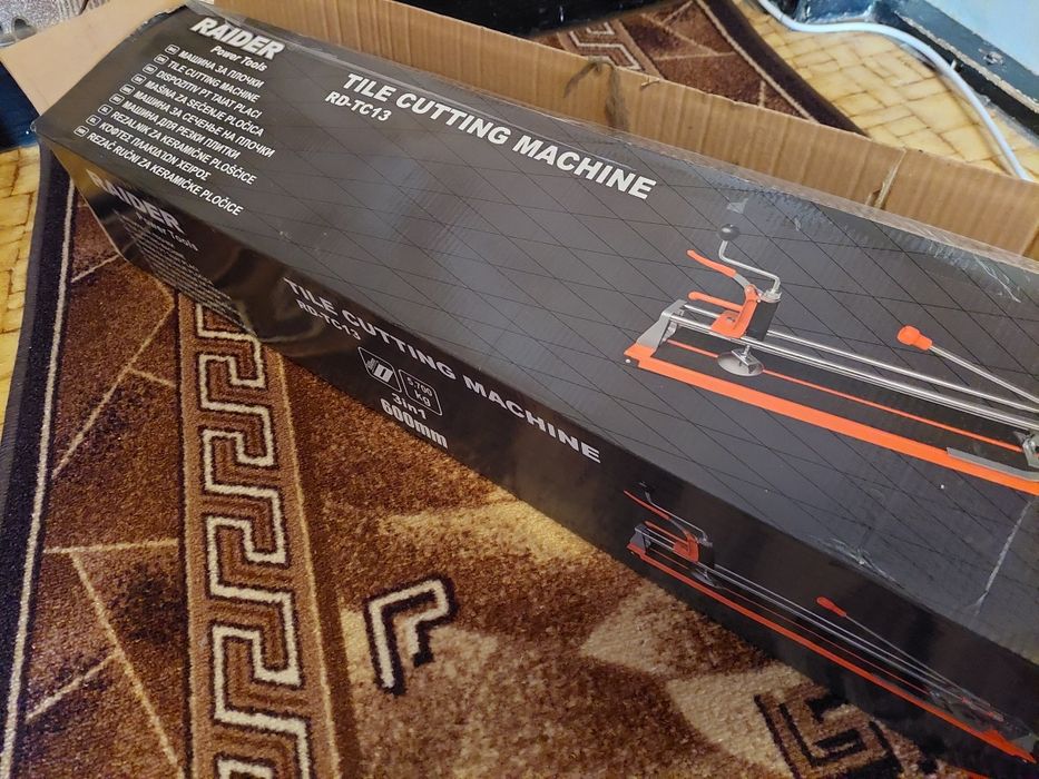 Машина за плочки. .