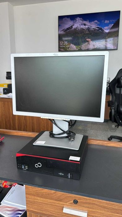 Set Calculator Fujitsu Esprimo D956 si monitor Fujitsu B22W-7, LED, 22 inch, i5-6600, 8 gb ram ddr4, SSD 256 GB, WIN 10 PRO, bonus tastatura si mouse