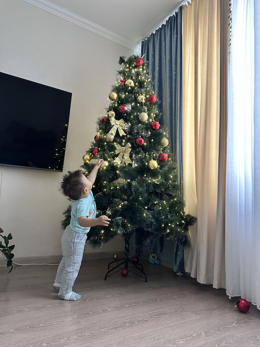 Продам елку с игрушками