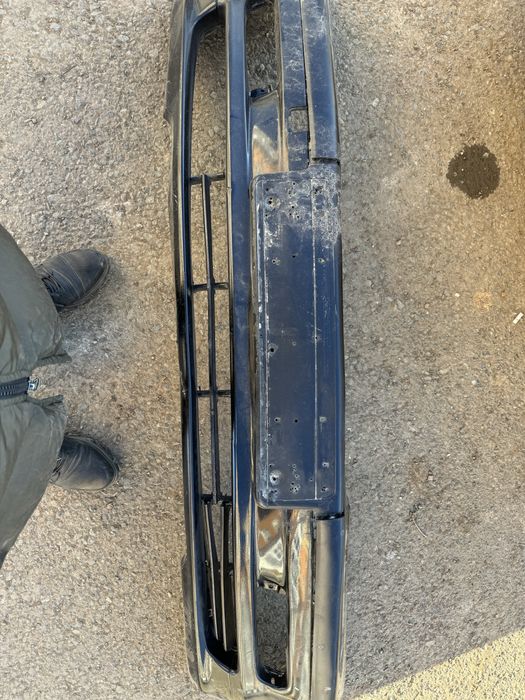 Бампер на бмв е46 Оригинал в нормолном состоянии