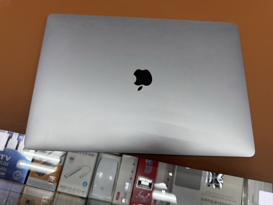 MacBook Pro 15 inch 512 GB