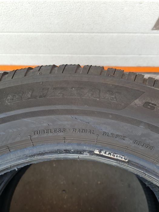 Зимни гуми 2 броя BRIDGESTONE Blizzak6 215 65 R17 дот 2924