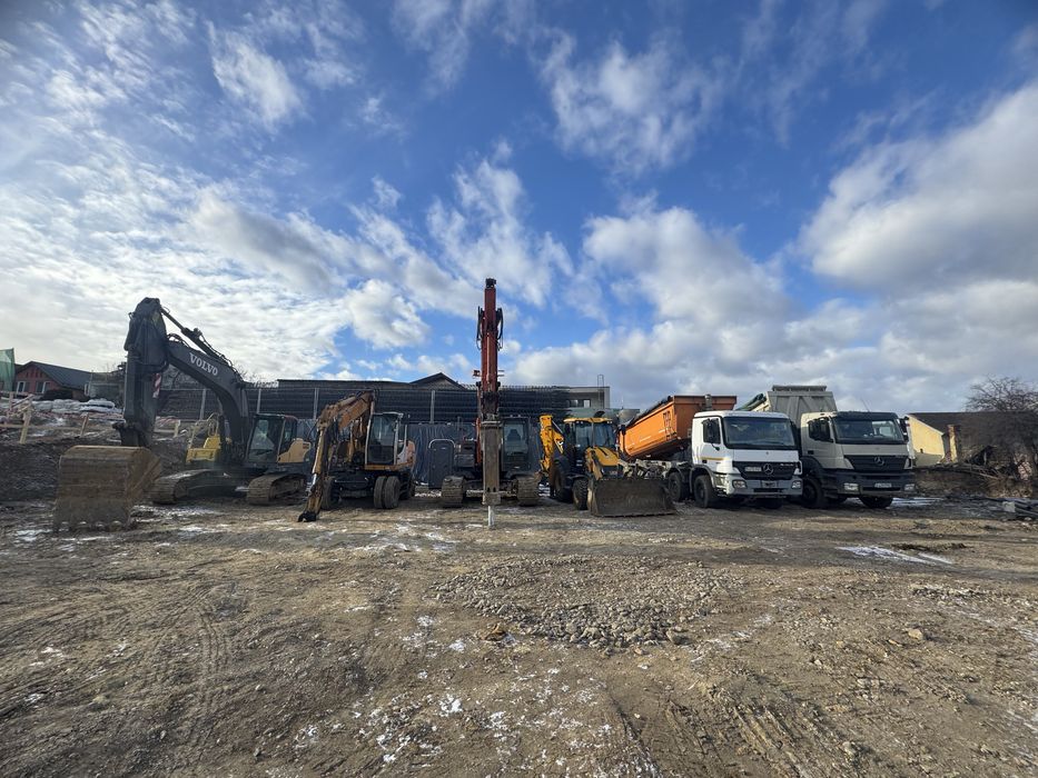 Inchiriez utilaje excavator cilindru compactor  8x4 picon demolari