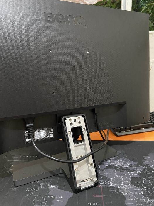 Monitor ekran sotiladi