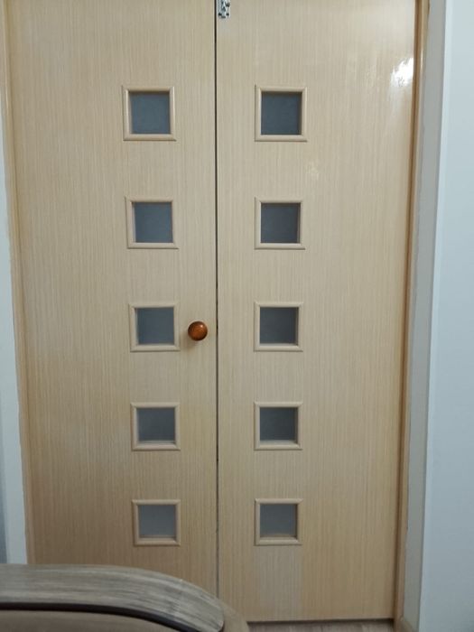 Есик сатылады 5мың 7есик бар