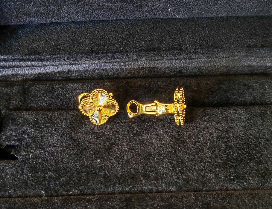 Златни дамски обеци - Van Cleef & Arpels VCA Vintage Alhambra earrings