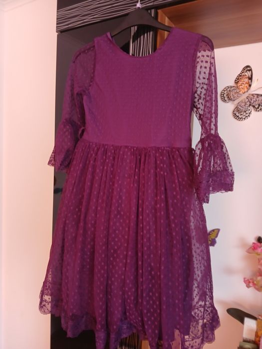 Vând rochita noua pt.fete de 11 ani