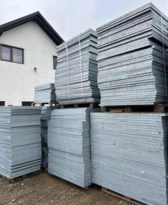 Gratare zincate si trepte