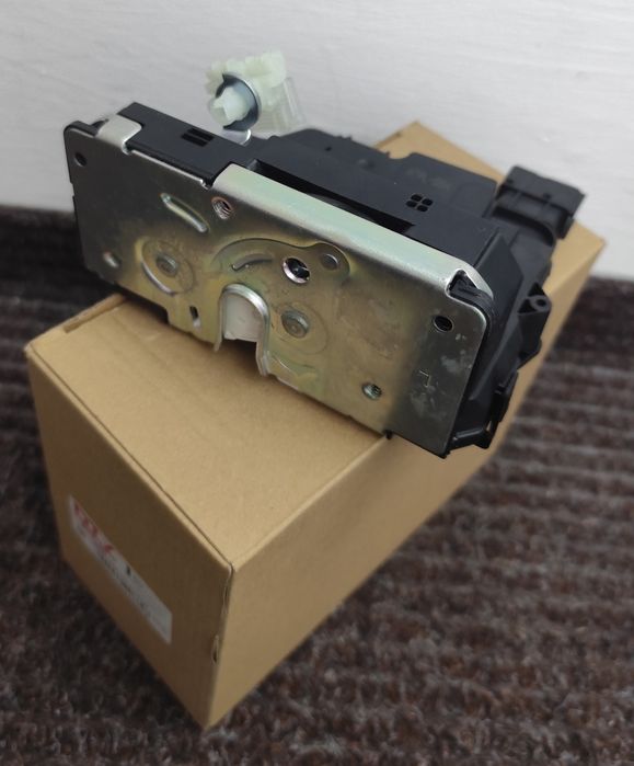 Actuator ușă stânga spate Opel CORSA D