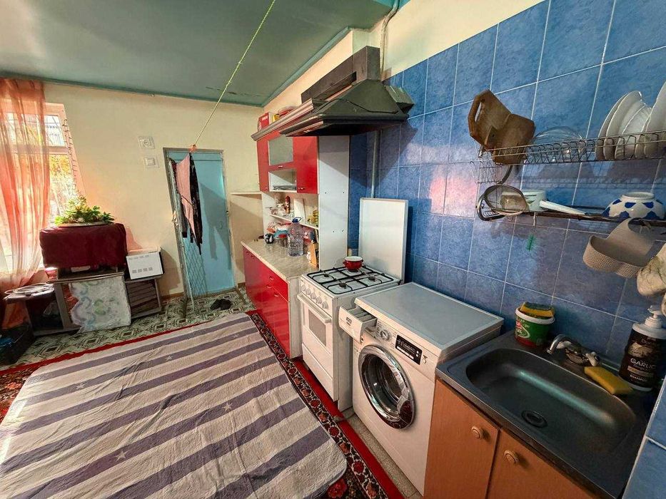 Продаётся 2х комн квартира на 1 этаже Ор-р  5 микрорайон Навруз