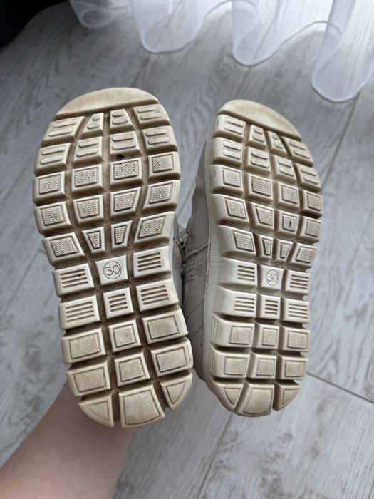 Продам сапожки vicolo