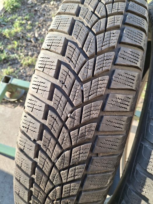 2  Anvelope de iarnă  155 70 r19 Goodyear