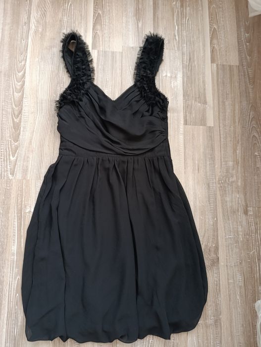 Елегантна черна рокля